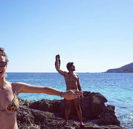 Rodrigo Simas posta clique ousado no Instagram 