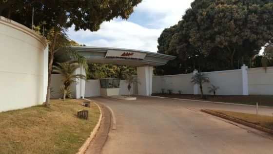 A família do promotor estava hospedada na associação.