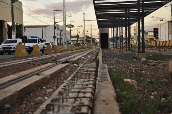 Obras do VLT estão paradas desde dezembro de 2014.