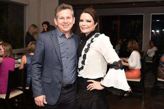 Casal iluminado