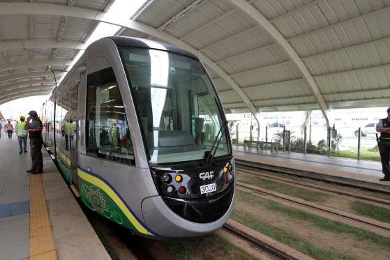 A obra do VLT em Cuiabá e Várzea Grande será retomada no primeiro semestre de 2017, segundo o Governo