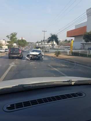 O acidente aconteceu na pista usada por quem segue do Coxipó para a Rodoviária.