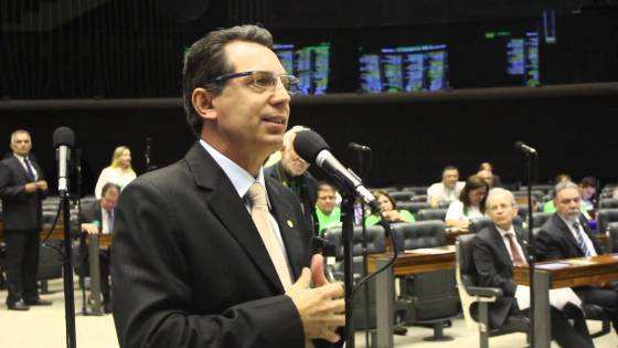 Ezequiel disse não entender porque a participação do partido na reunião liderada pelo PMDB causou tanta celeuma.