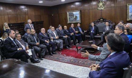 Reunião desta terça ocorre com o presidente do Senado, senador Renan Calheiros.