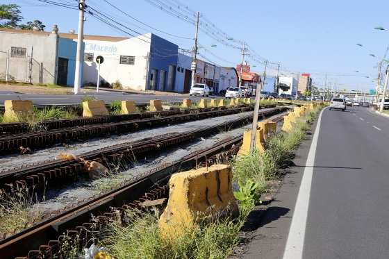As obras do VLT custaram R$ 1,066 bilhão e não têm previsão de serem retomadas e concluídas.