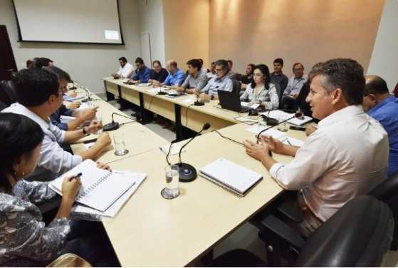O prefeito Mauro Mendes apresentou a equipe nesta segunda-feira (24).