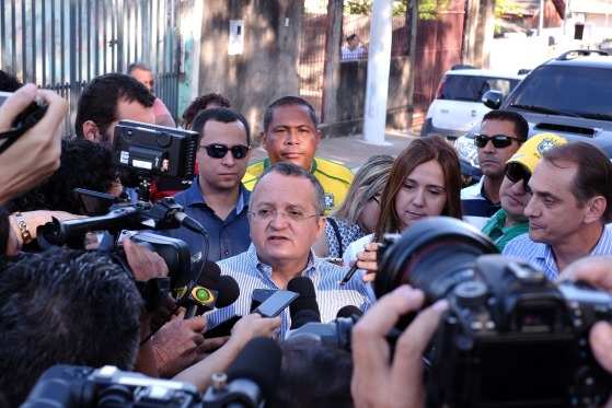 Taques acompanhou Wilson durante a votação na manhã deste domingo.