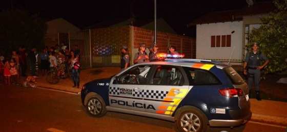 Após disparar contra Vandeilson, o acusado fugiu do local.