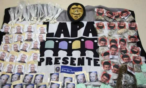 A venda de drogas na Rua André Cavalcanti, segundo os policiais, é uma prática recorrente.