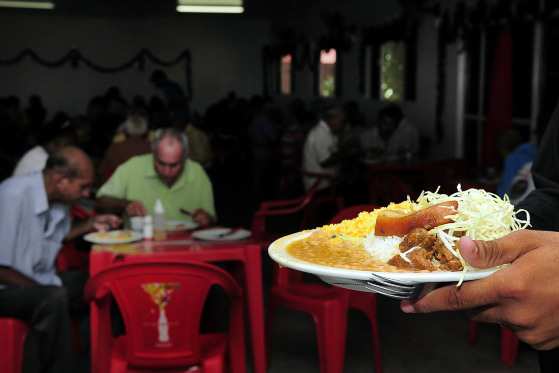 O Restaurante Prato Popular serve refeições a R$ 2.