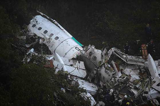 Avião caiu por falta de combustível e matou 71 pessoas 