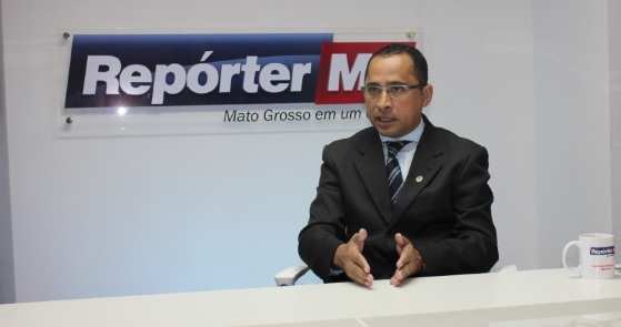 Economista defende fim do isolamento total para evitar caos econômico