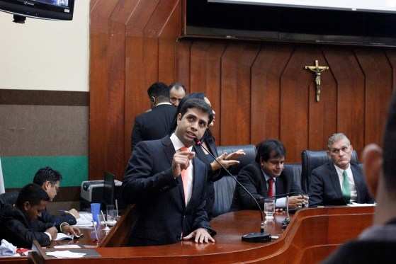 Lilo Pinheiro constrangeu cúpula do PDT ao ligar Dante a Brizola
