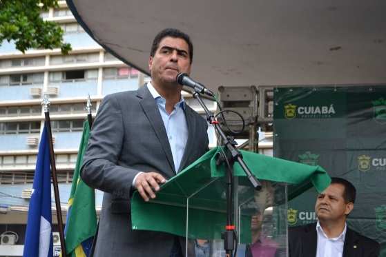 Emanuel Pinheiro exonerou dois sobrinhos de secretária de Educação e um sobrinho do secretário de Ordem Pública