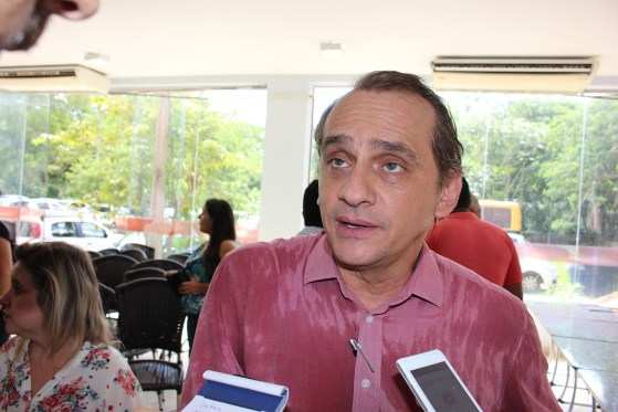 Secretário de Cidades, Wilson Santos diz que só tem acompanhado obras