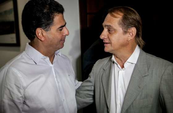 Wilson anuncia R$ 500 mil para Emanuel investir em estádio