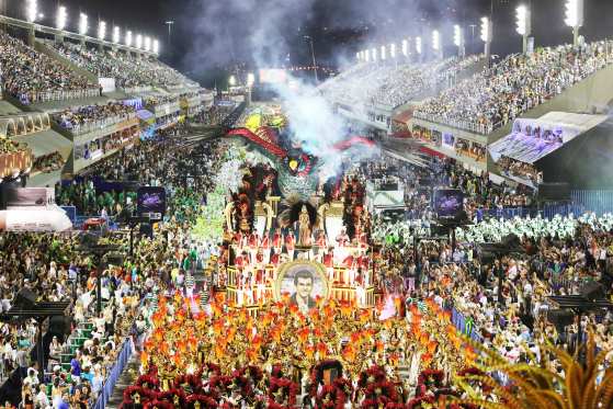 Em 2016, a Imperatriz Leopoldinense homenageou a dupla Zezé di Camargo e Luciano; em 2017, será a vez do Xingu