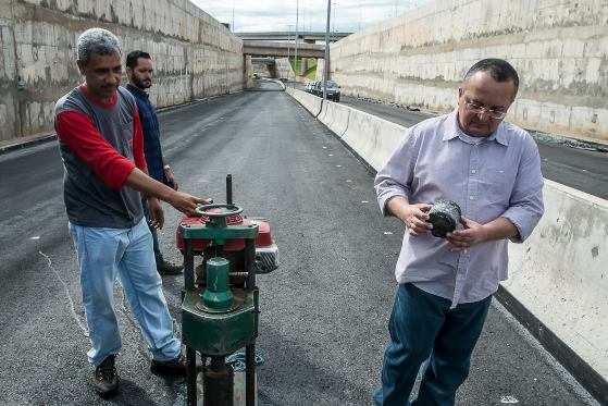 Pedro Taques visita o Complexo Viário do Tjucal, obra que era para ser entregue em 2014