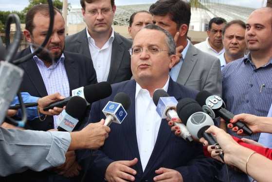 O governador terá reunião com os chefes dos poderes nesta terça-feira para tratar do congelamento do duodécimo
