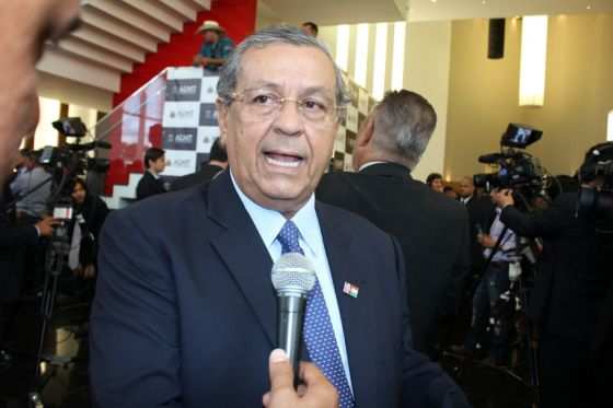As filiações ao DEM estão sendo articuladas diretamente pelo ex-senador Jayme Campos, líder do partido em Mato Grosso.