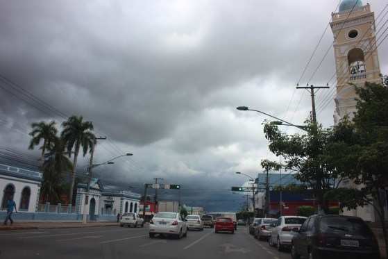 A previsão é de céu nublado e pancadas de chuva para Cuiabá e interior do Estado.