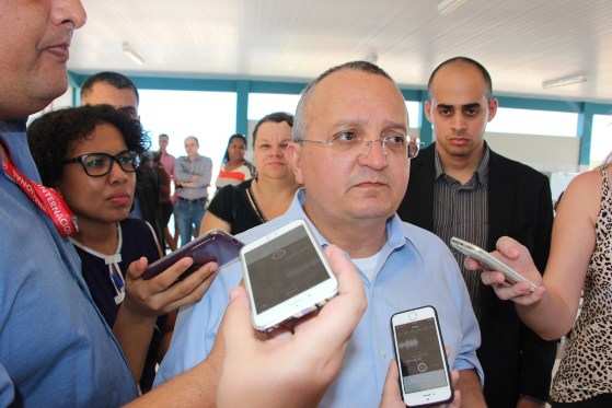 Taques reuniu cerca de 120 prefeitos, no Palácio Paiaguás, e se encontrou com a bacada federal do Estado, em Brasília
