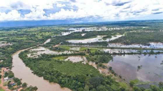 Rio Jaurude Porto Espiridião transbordou após fortes chuvas