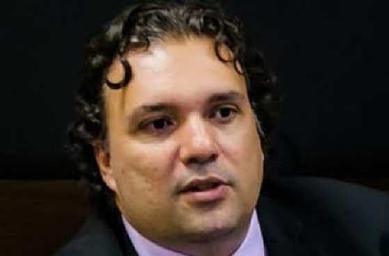 Vinicius de Carvalho Araújo é analista político. 