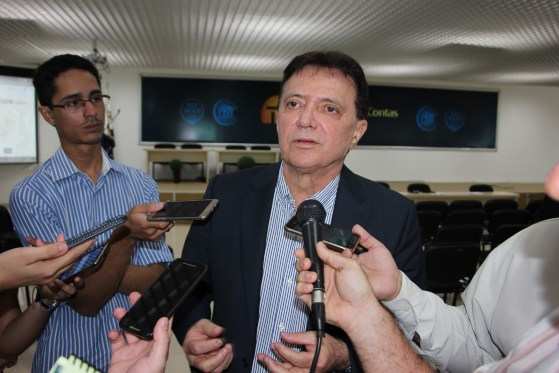 Para o presidente do TCE, Antônio Joaquim, o Governo precisa pagar o duodécimo atrasado e resolver crise da Saúde.