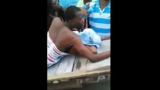 Homem ficou 'preso' em mulher durante o ato sexual  
