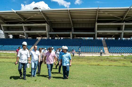 Emanuel e Taques vistoriaram obras inacabadas de Cuiabá