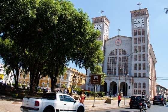 Idoso morreu na Igreja Matriz, em Cuiabá