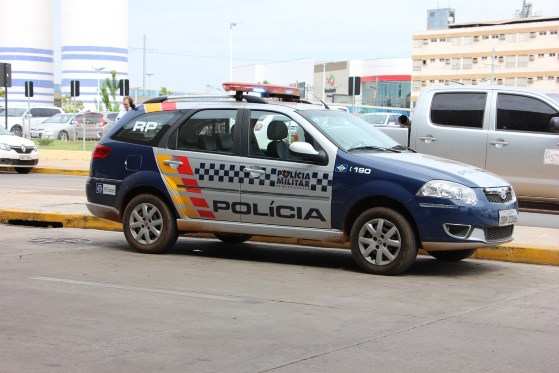 A PM predeu o agressor ainda em posse do facão usado para tentar degolar a irmã.