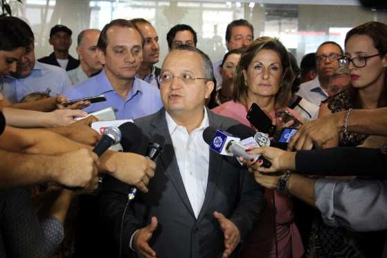 O governador Pedro Taques disse que o pagamento do duodécimo atrasado vai ficar 