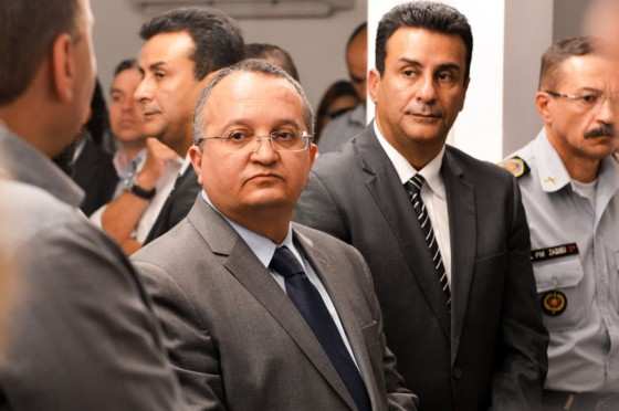 Segundo o governador, essa seria uma chantagem do ex-secretário de Segurança que denunciou escutas ilegais.