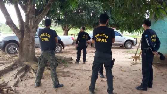 Os trabalhadores eram designados para atividades de lavoura (roço, aplicação de agrotóxicos, catação de raízes), serralheria e construção civil.