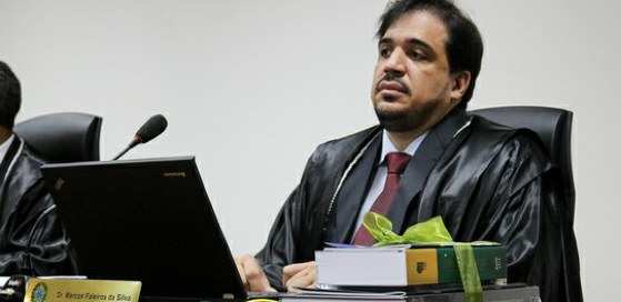 O juiz Marcos Faleiros decretou nesta terça-feira (23) as prisões dos oficiais da Polícia Militar, Zaqueu Barbosa e Gerson Ferreira, envolvidos no esquema de escutas ilegais.