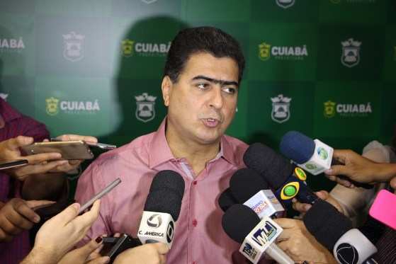 Na decisão, o magistrado afirma que a decisão do prefeito Emanuel Pinheiro (PMDB) é ofensa aos direitos do consórcio.
