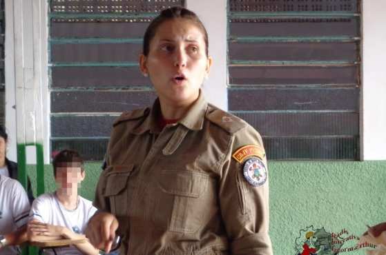 A tenente do Corpo de Bombeiros, Izadora Ledur, pediu licença das funções por três meses para tratamento de saúde.