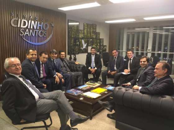 Os parlamentares da bancada federal de Mato Grosso se reuniram para tratar da destinação das emendas para a Saúde.