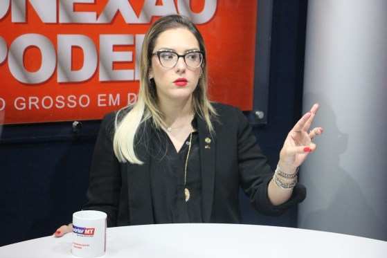 Janaina está na bronca pela aprovação da PEC dos Gastos Públicos.