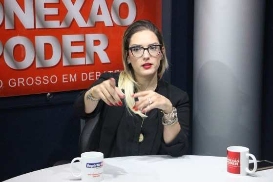 Janaina postou vídeo nas redes sociais e debocha do líder do Governo