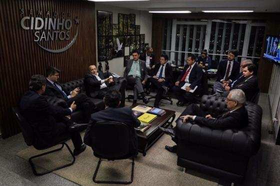 A bancada federal de Mato Grosso articula recursos para a Saúde estadual a pedido do governador Pedro Taques.