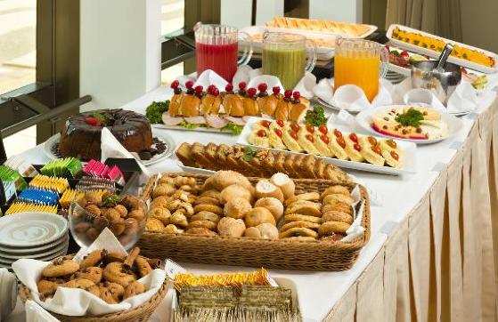 Defensoria registra teto de R$ 1,7 milhão para buffet, brunch e kits natalinos