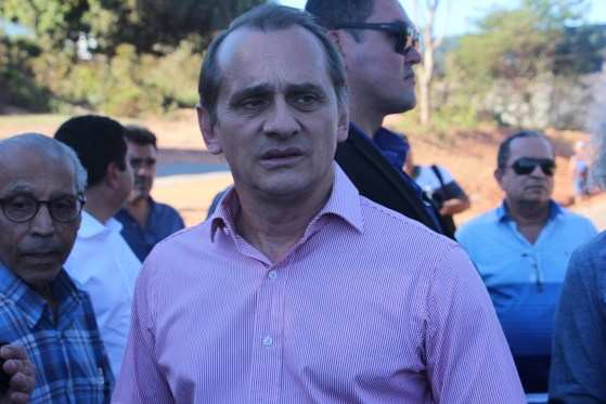A resposta é referente aos inúmeros boatos de que o Estado havia desistido de homenagear o professor Lenine de Campos Póvoas.