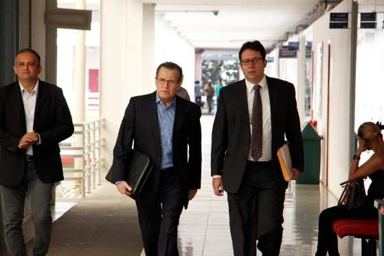 O advogado Délio Lins e Silva (à direita na imagem) chega a cobrar até R$ 5 milhões para defender acusados na Operação Lava Jato.