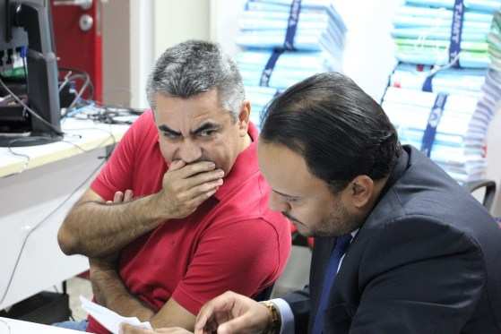 Silvio Correa filmou vários políticos recebendo dinheiro, supostamente propina.