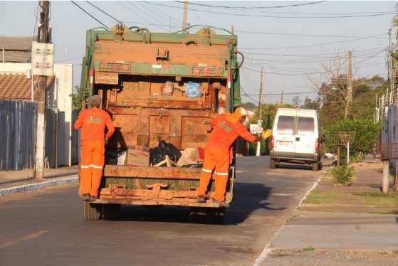 Em reunião, prefeitura apresentou mapas que mostram a ausência total de coleta em diversos bairros da capital.