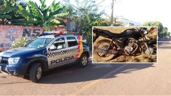 Assim que atropelou o bebê o garoto abandonou a moto e fugiu a pé.