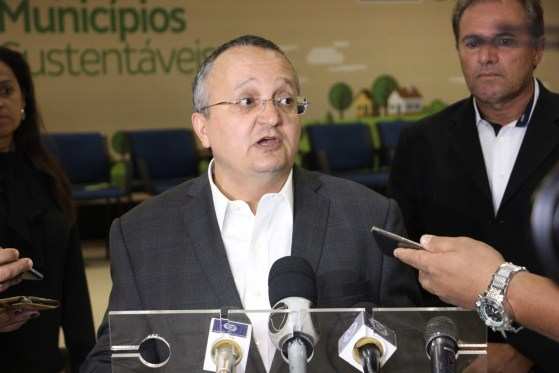 O governador Pedro Taques pontuou que Alan Malouf jamais exerceu qualquer cargo ou delegação na arrecadação de fundos eleitorais, durante a campanha de 2014.